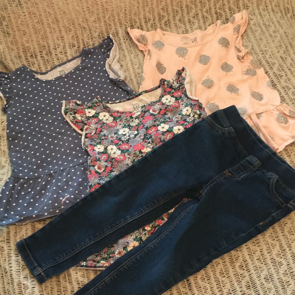 Lot of girls size 3T tops and jeans
